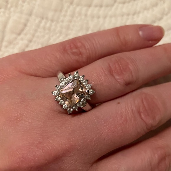 Set of Three Pink Cocktail Rings - Picture 6 of 7